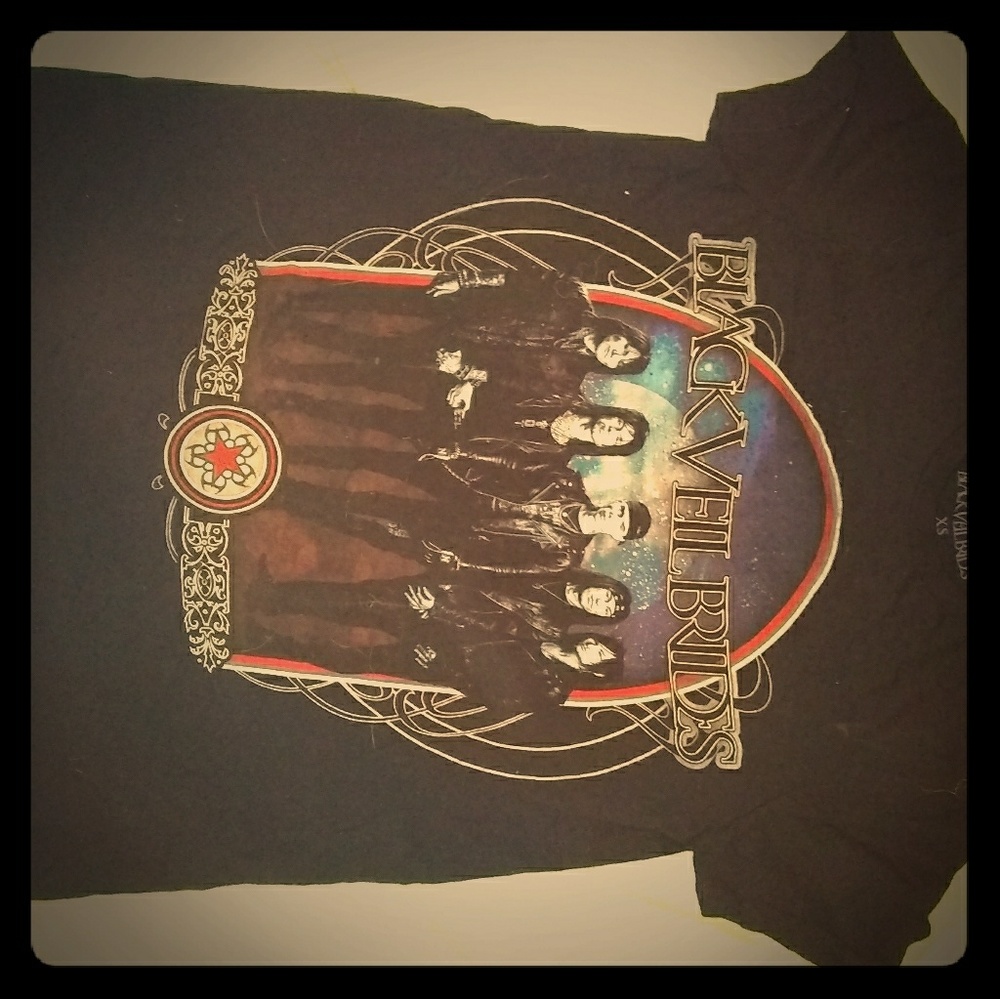 Black vell brides band tee